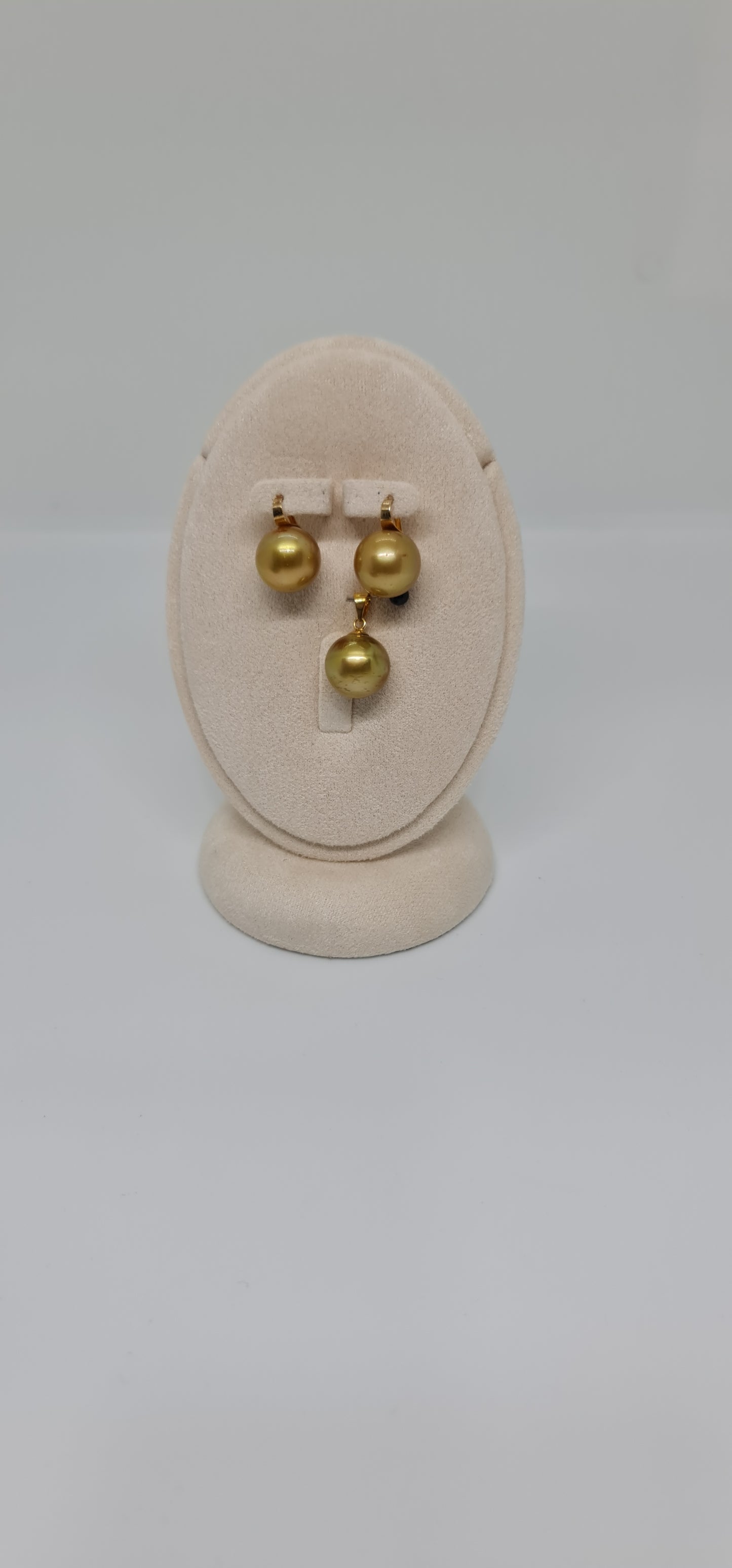 13.3mm Authentic South Sea Pearls Golden Champagne Color Set in 14K Gold