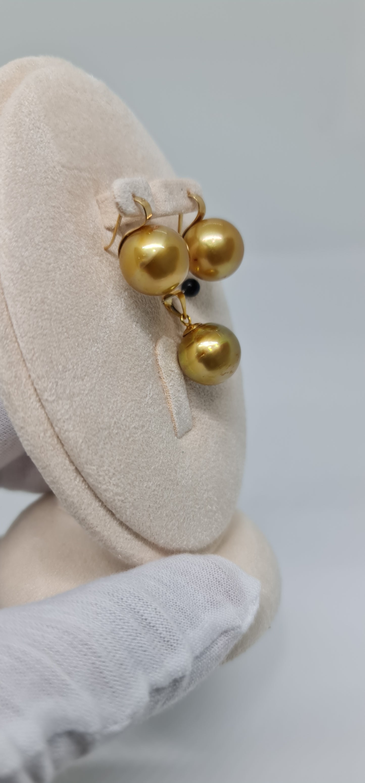 13.3mm Authentic South Sea Pearls Golden Champagne Color Set in 14K Gold