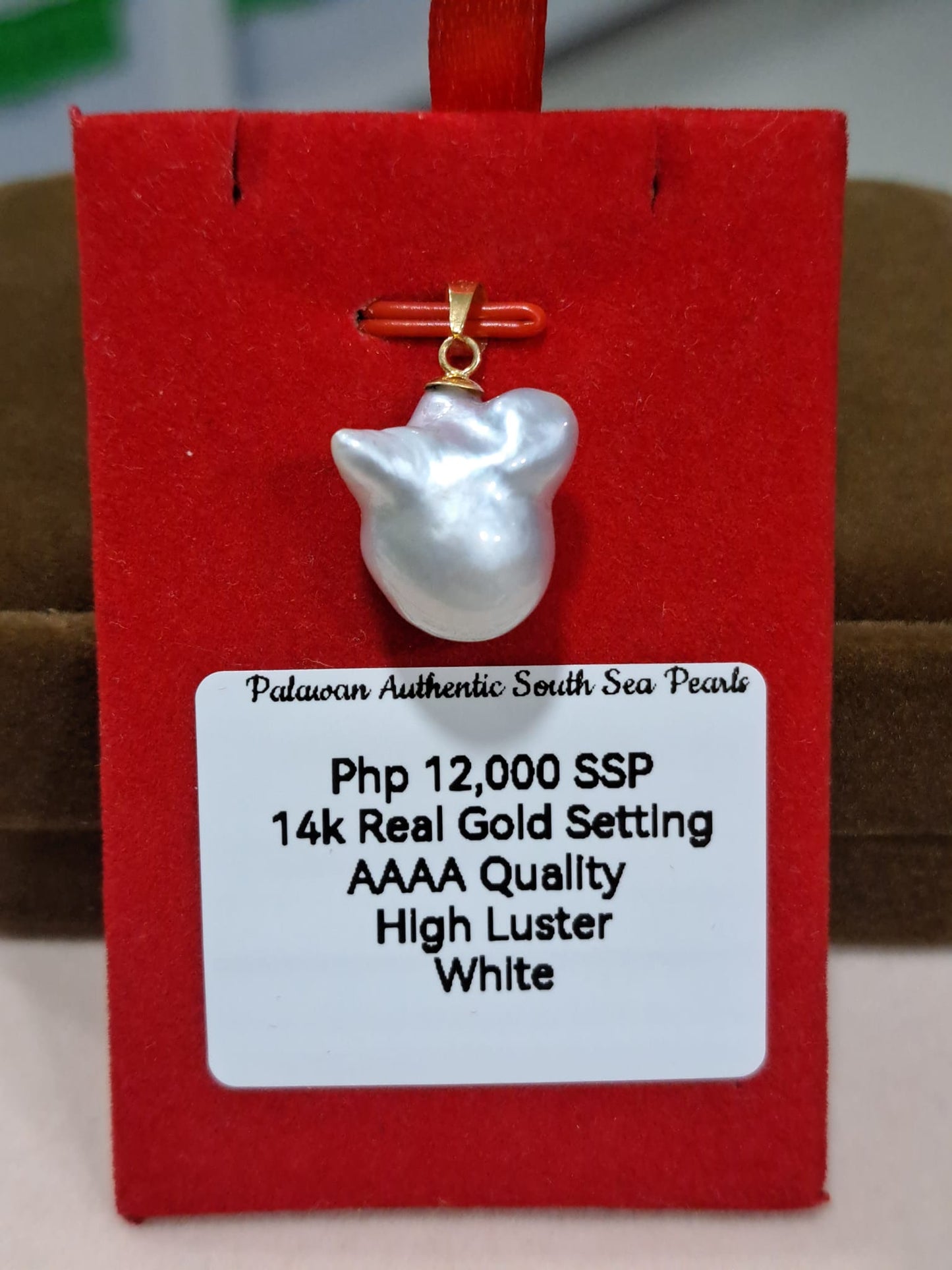 Estimated Size White South Sea Pearls Pendant