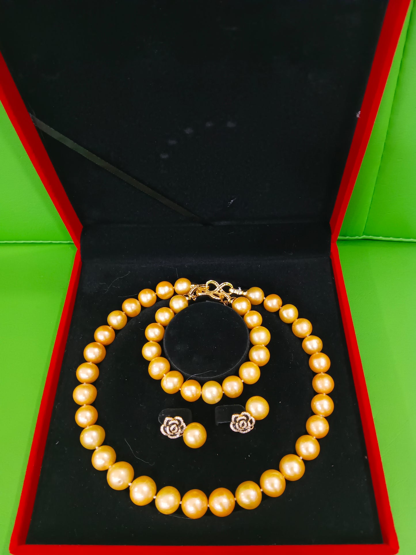 12mm to 13mm Edison Pearls Set in 5 Microns Settings