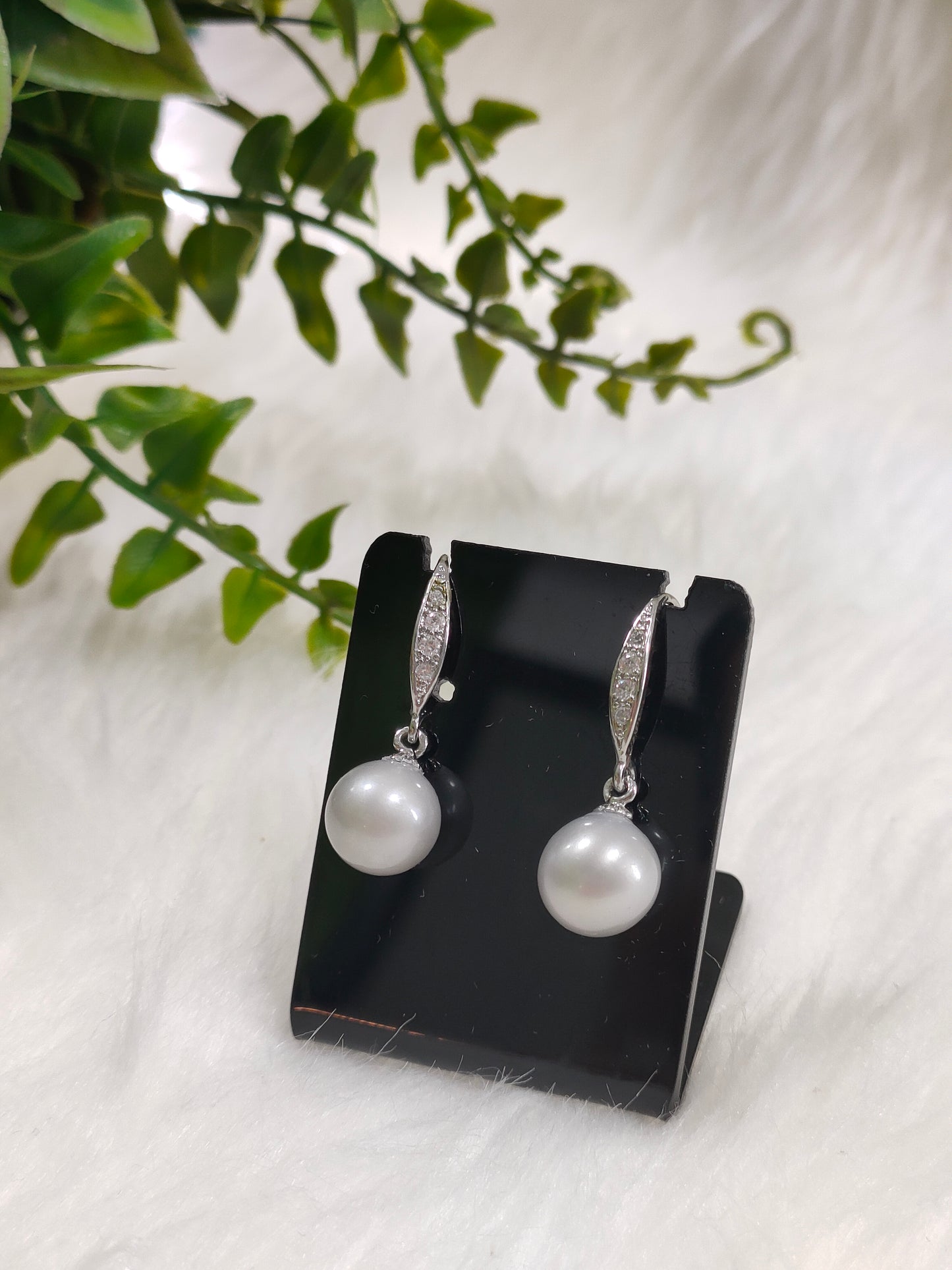 Akoya Earrings (2,500 pairs)