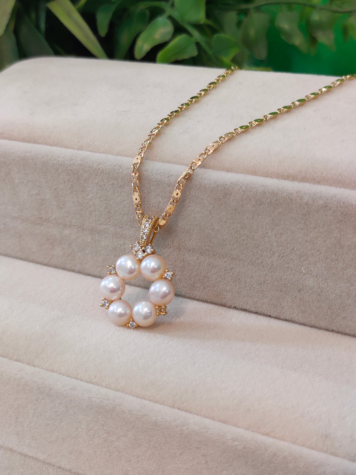 Pearl Necklace in 5 Micron Plated Settings (1,000 each)