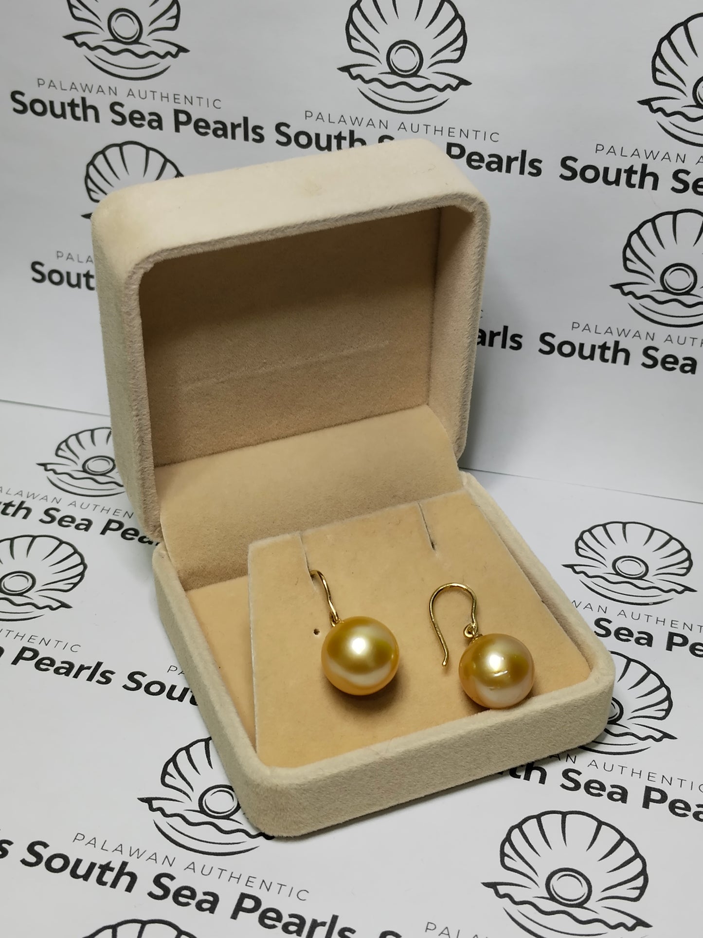 New Arrival! 13.4 to 13.6mm Authentic Golden Color South Sea Pearl in 14k Real Gold Settings