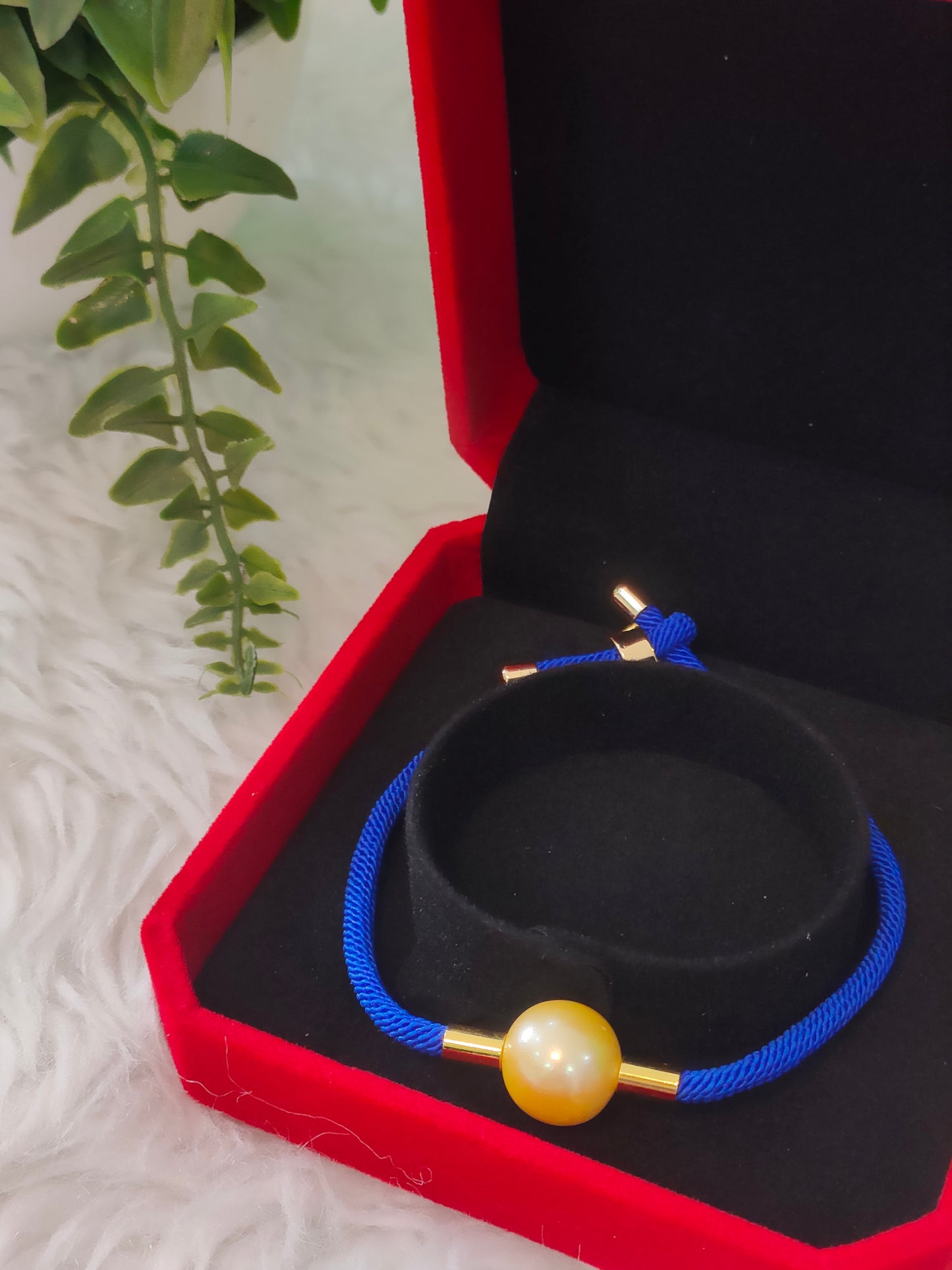 Edison Pearl in Leather Settings