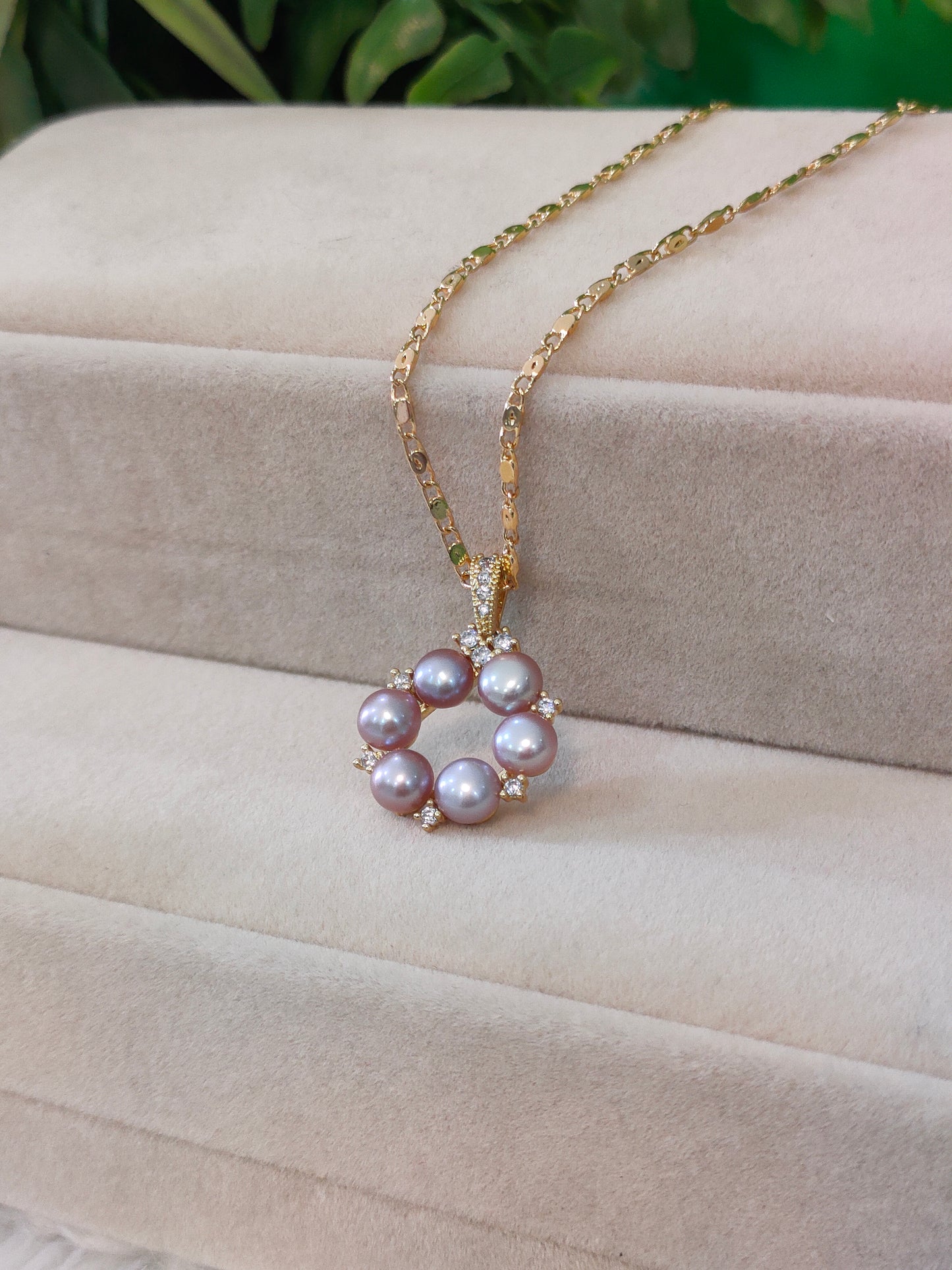Pearl Necklace in 5 Micron Plated Settings (1,000 each)