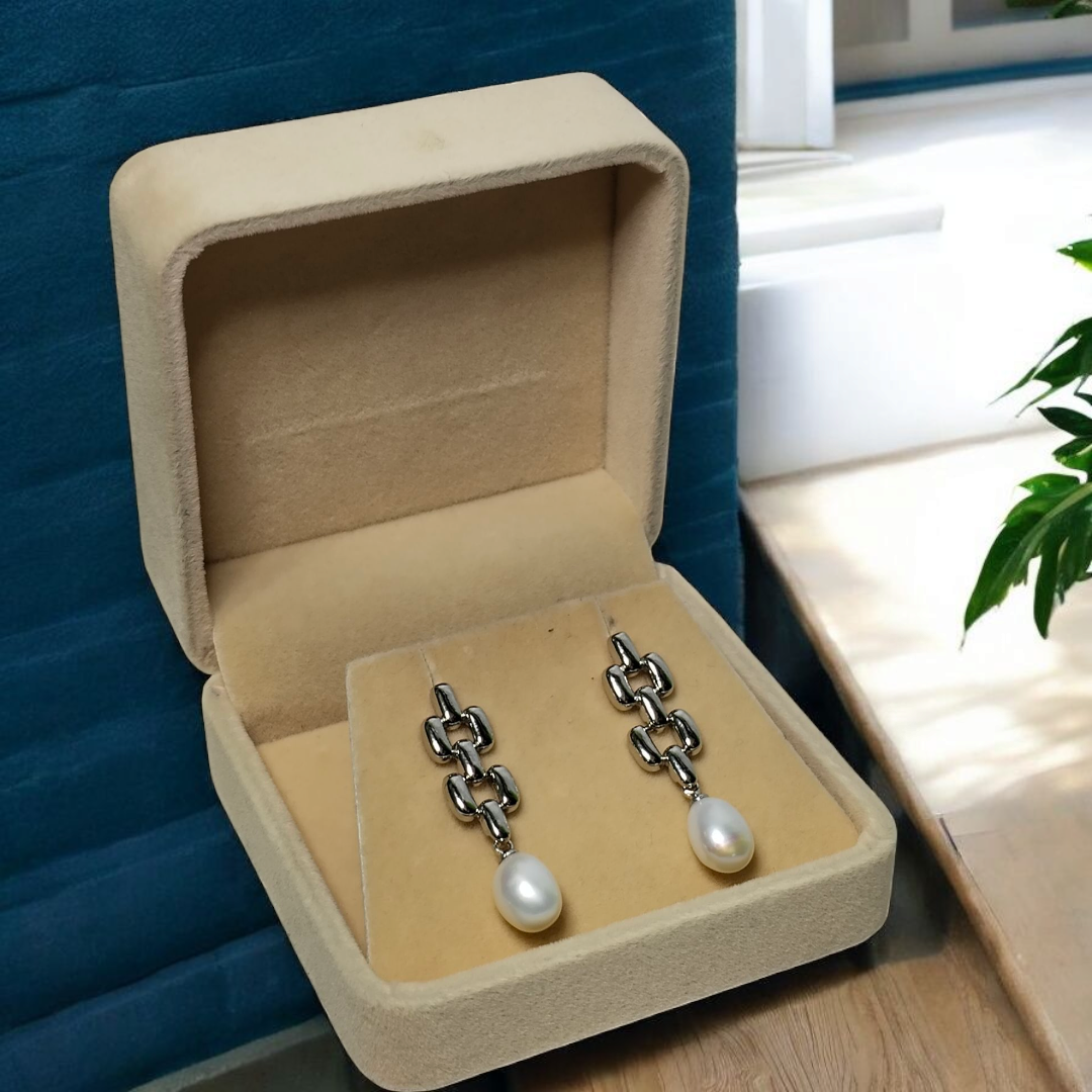 Fresh water pearl earrings in 5 micron