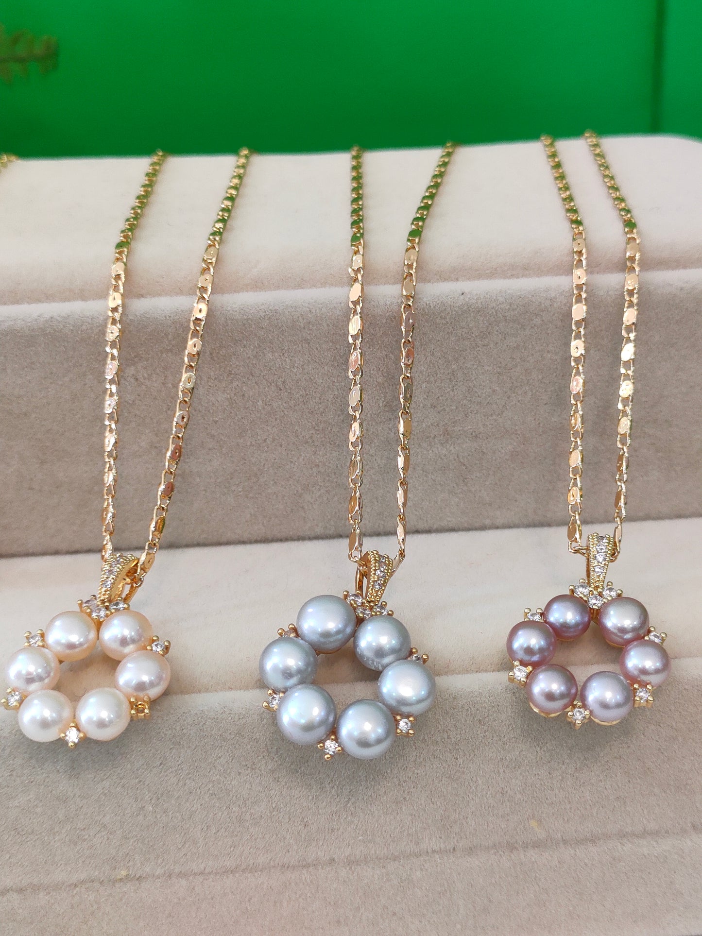 Pearl Necklace in 5 Micron Plated Settings (1,000 each)