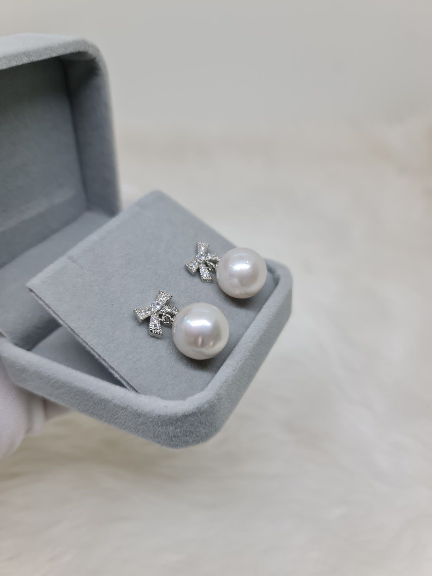 14.2mm - 14.8mm Pinkish White South Sea Pearls Earrings in Silver Plated