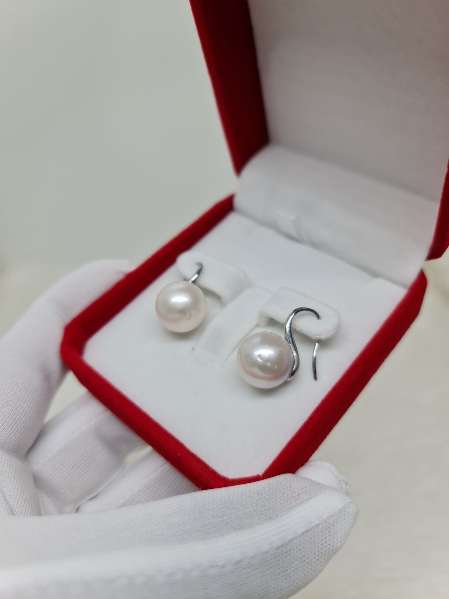 13.4mm - 13.6mm White South Sea Pearls Earrings 925 Silver