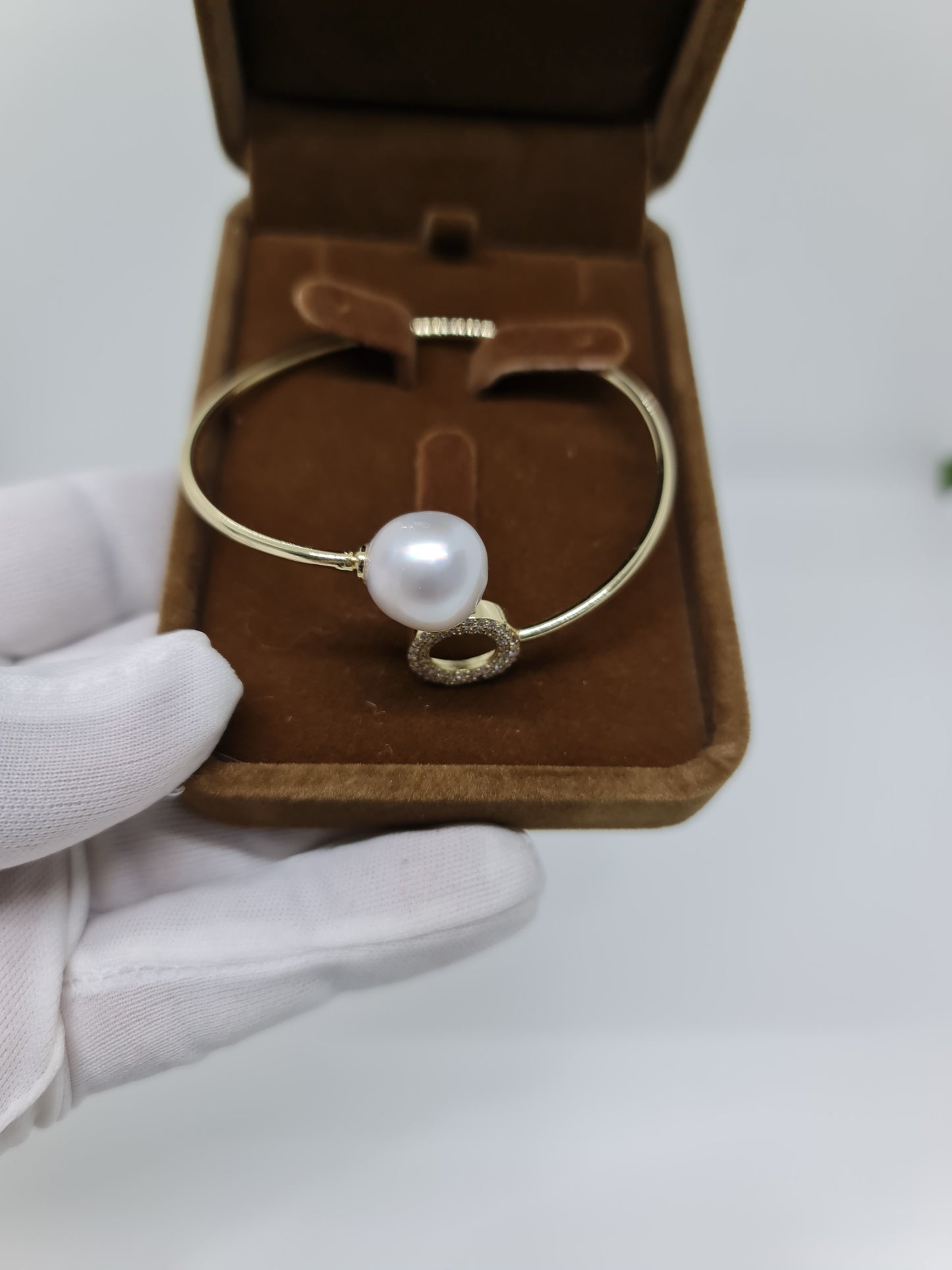 12.8mm Classic White South Sea Pearls Bangle Plated
