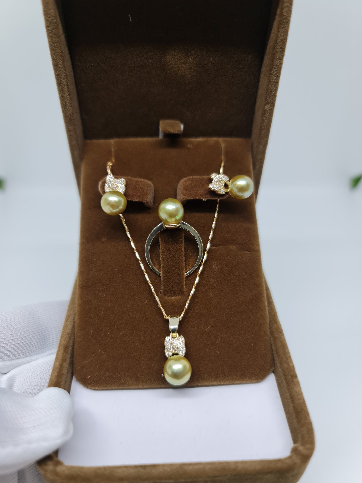 8mm Pistachio Green South Sea Pearls Set 3in1 Plated