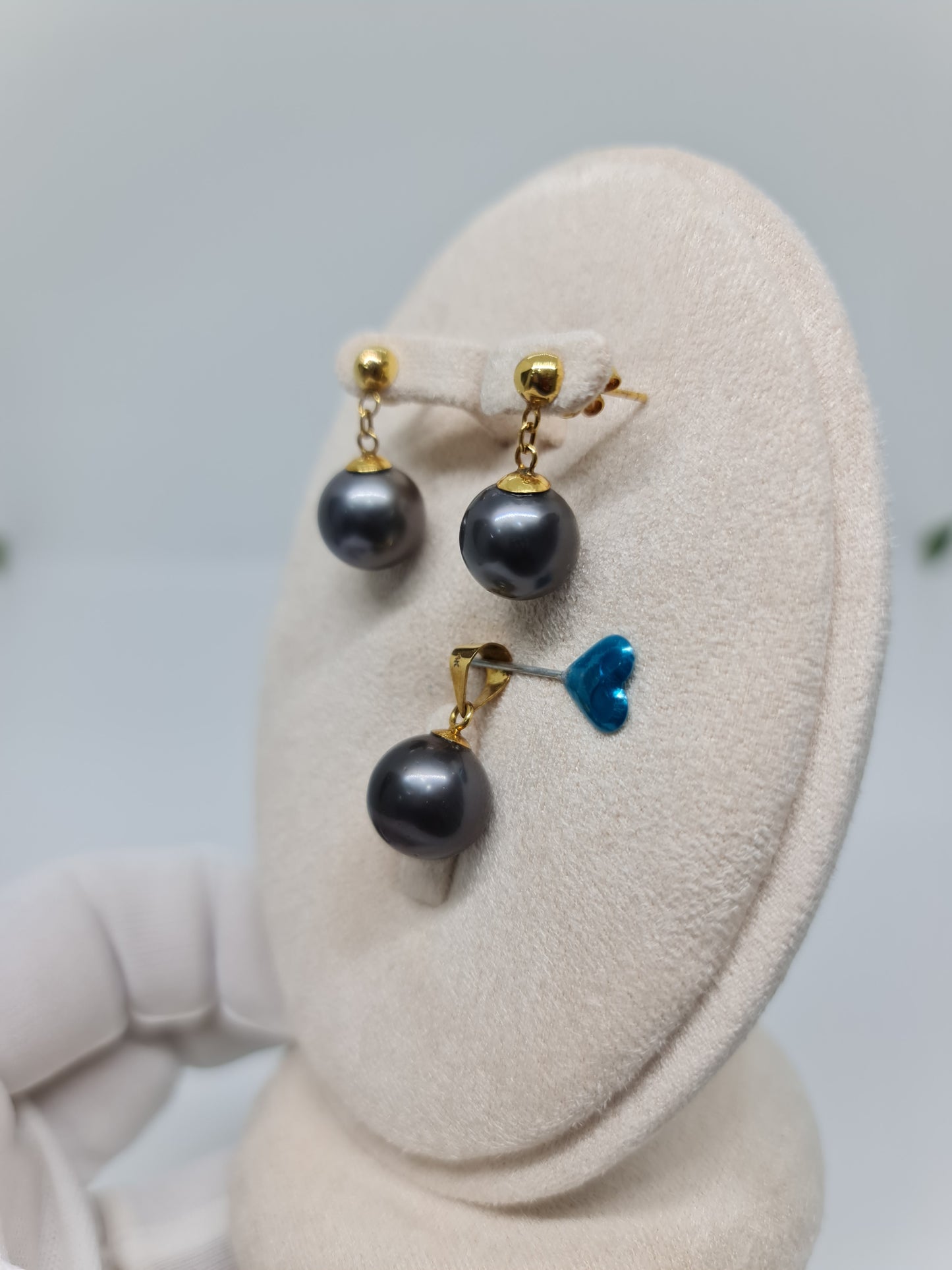 11mm - 11.8mm Authentic Tahitian Black South Sea Pearls Set in 14K Gold