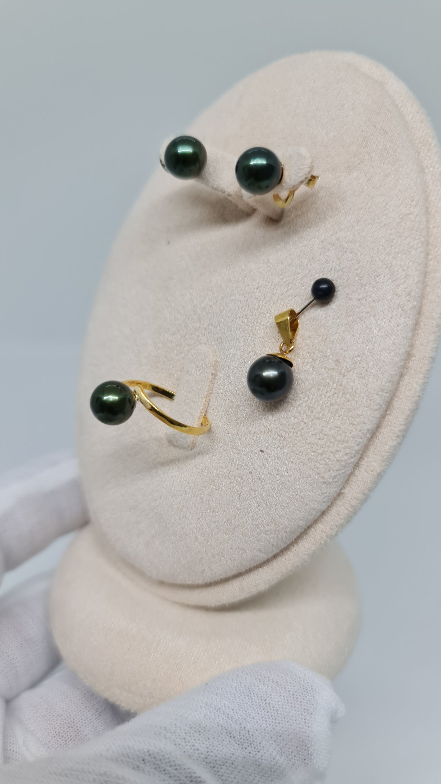 7.5mm to 8mm Authentic Dark Green South Sea Pearls Set in 14K Gold