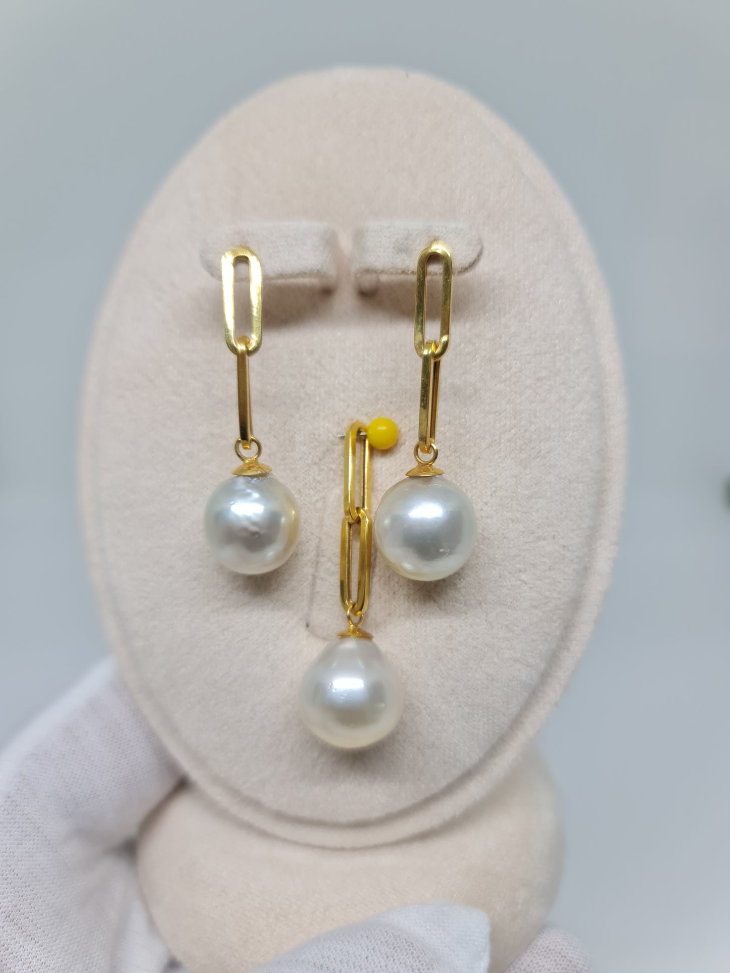 12.5mm to 13mm Classic White South Sea Pearls Set in 14K Gold
