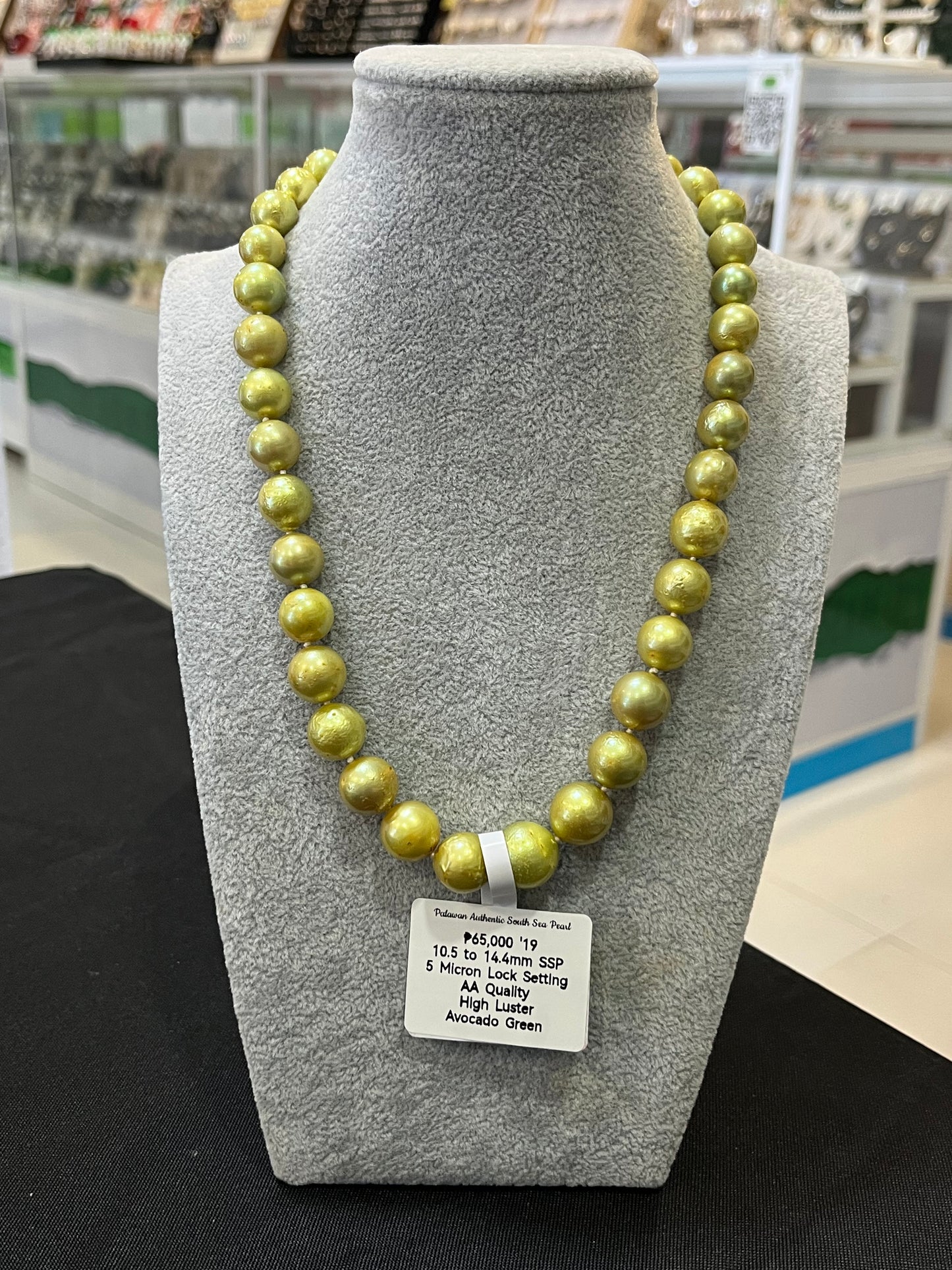 New Arrival! 10.5mm to 14.4mm Authentic Avocado Green Color South Sea Pearl Choker Necklace