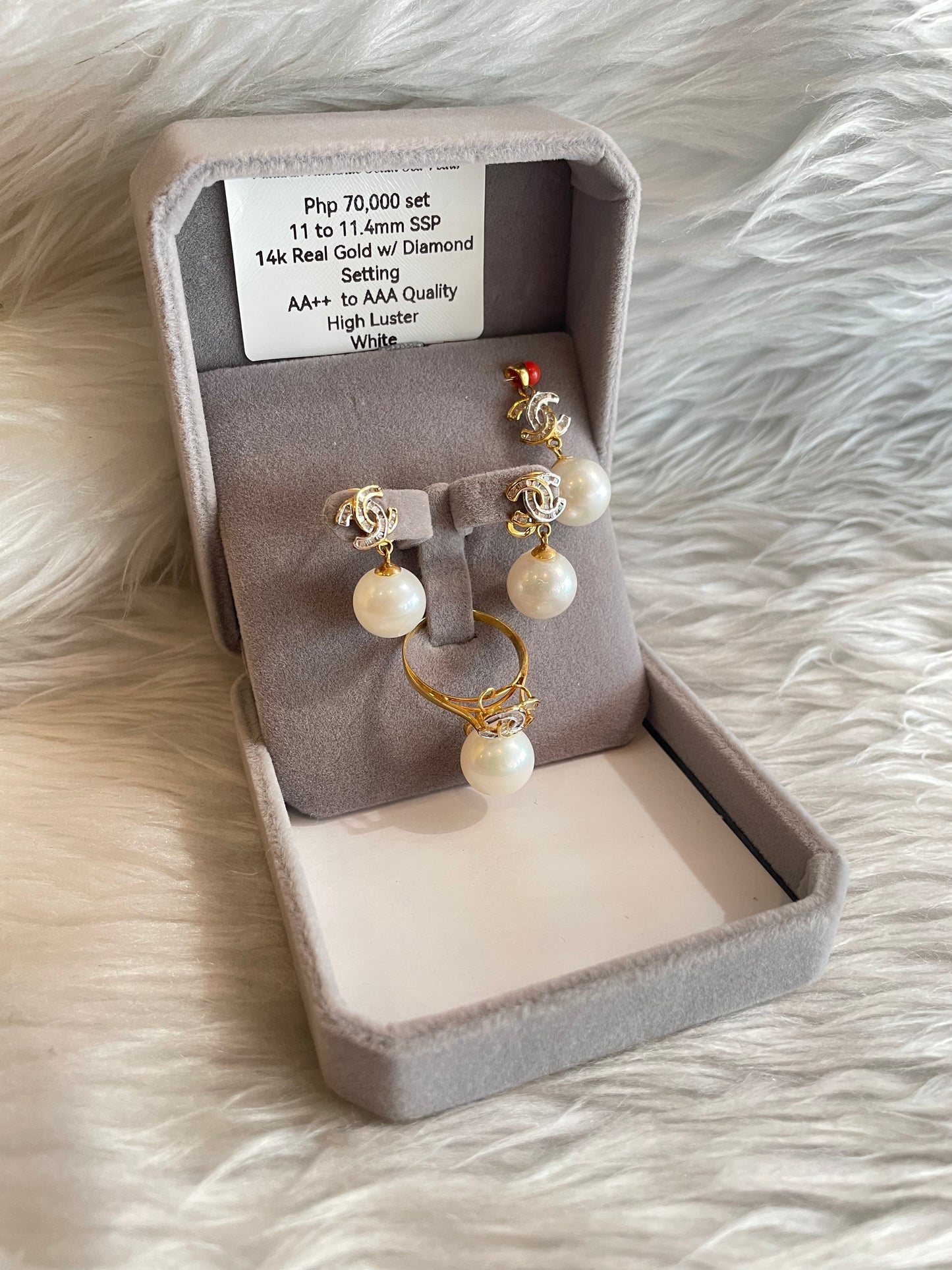 11mm to 11.4mm Authentic White South Sea Pearl in 14k Real Gold and Diamonds