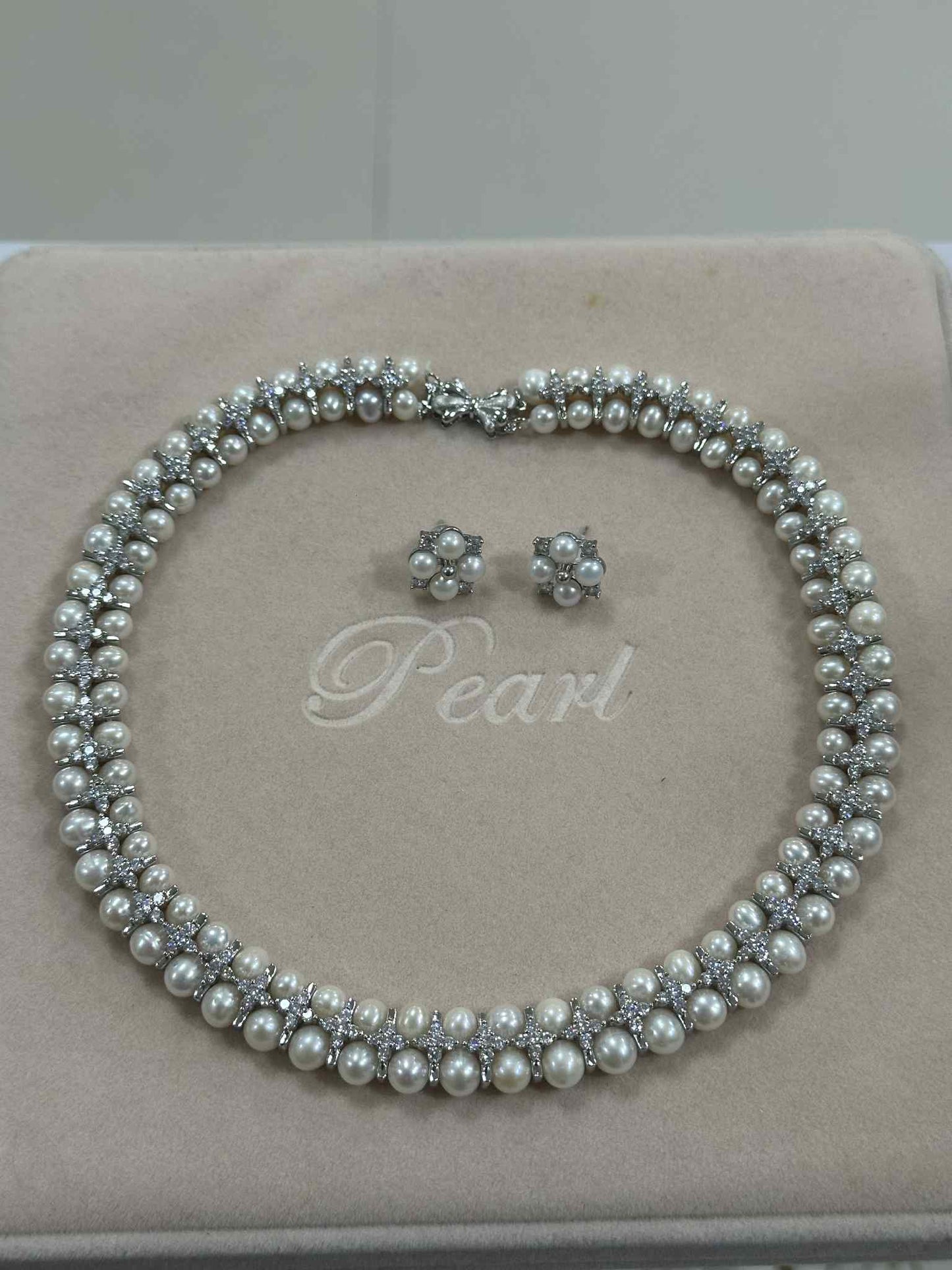 New Arrival! Akoya Pearl with free Earrings