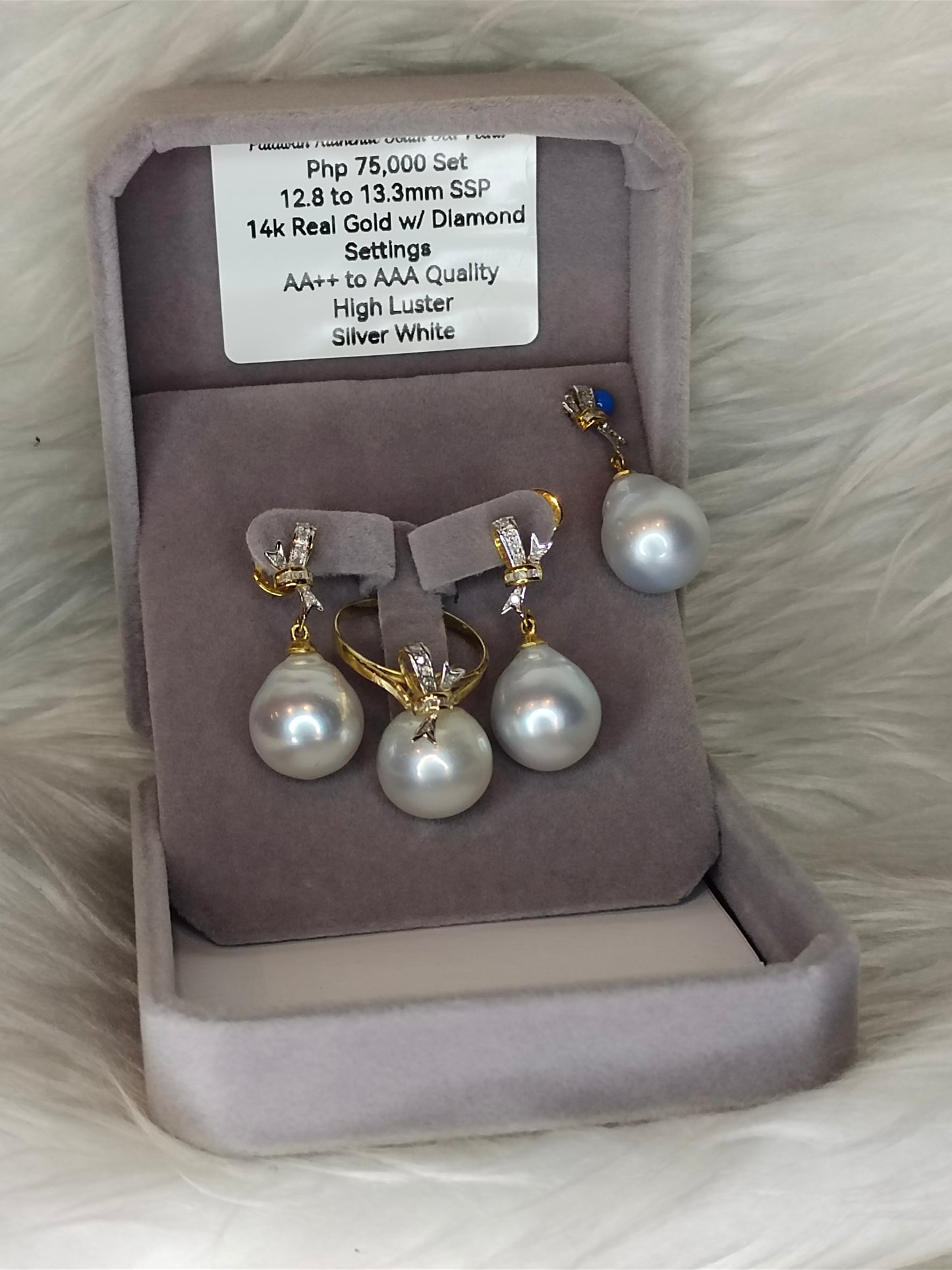 12.8mm to 13.3mm Authentic Silver White South Sea Pearl in 14k Real Gold with Diamonds