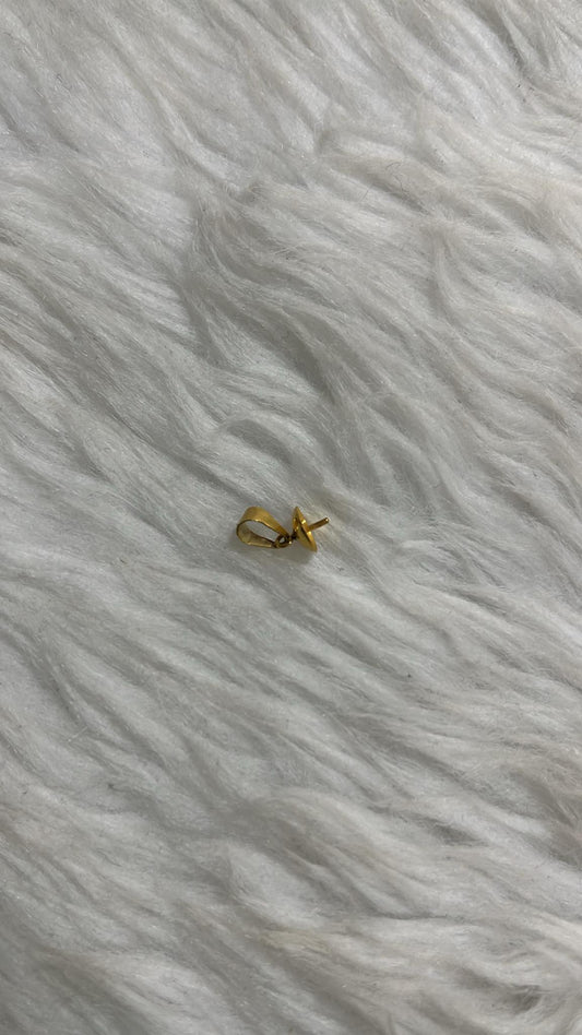 Gold Settings C/O Cecil Andriano