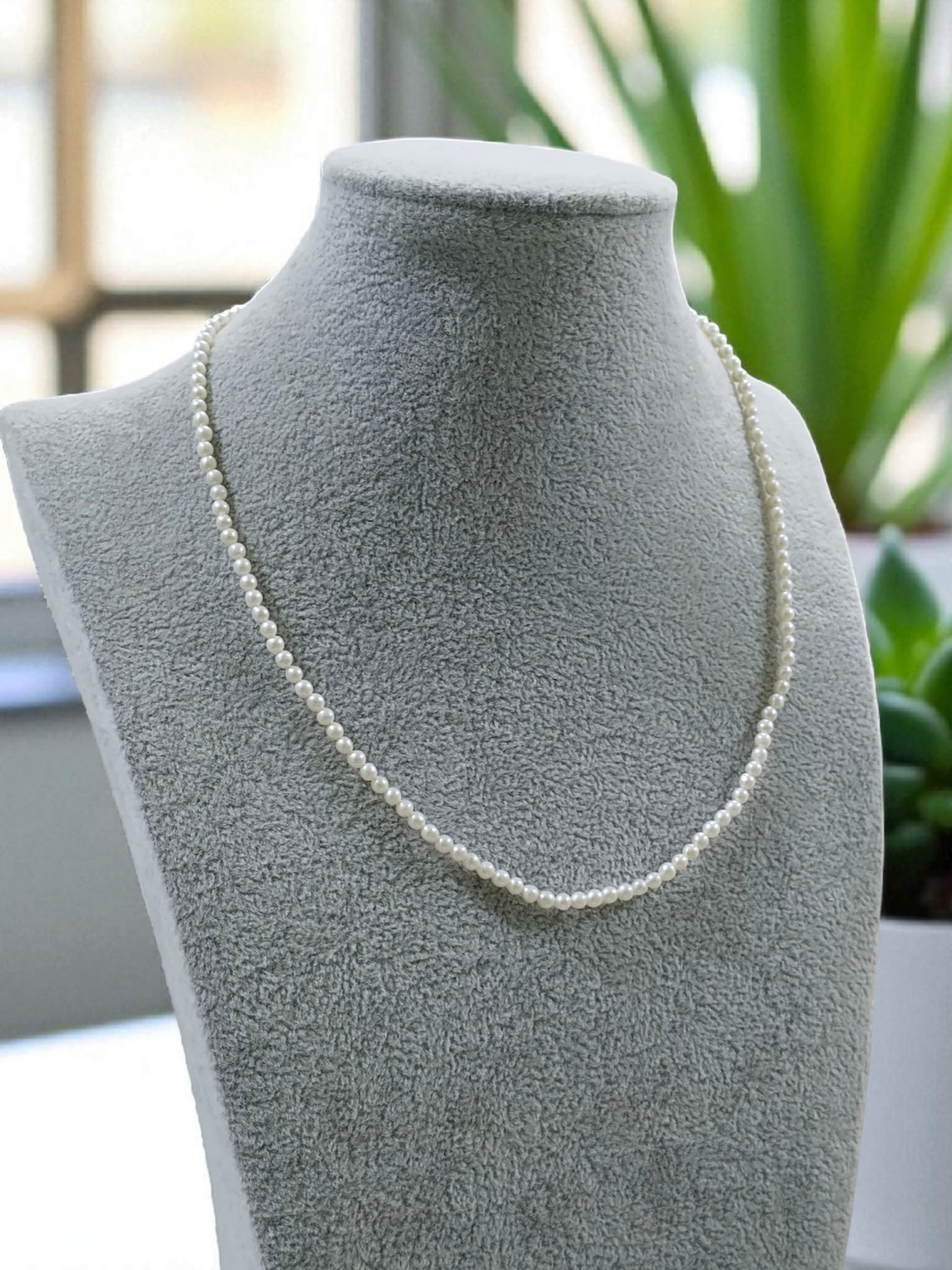 Akoya Necklace in 5 Micron Lock Settings