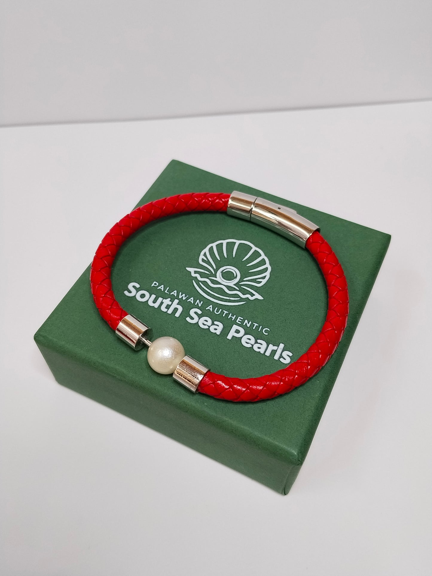 9.7mm Palawan Authentic White Color South Sea Pearl Bracelet in Leather Settings