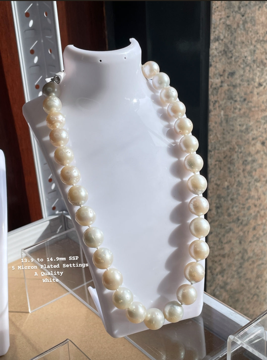 New Arrival! 13.9 to 14.9mm Authentic White South Sea Pearl Chocker in 5 Micron Plated Settings