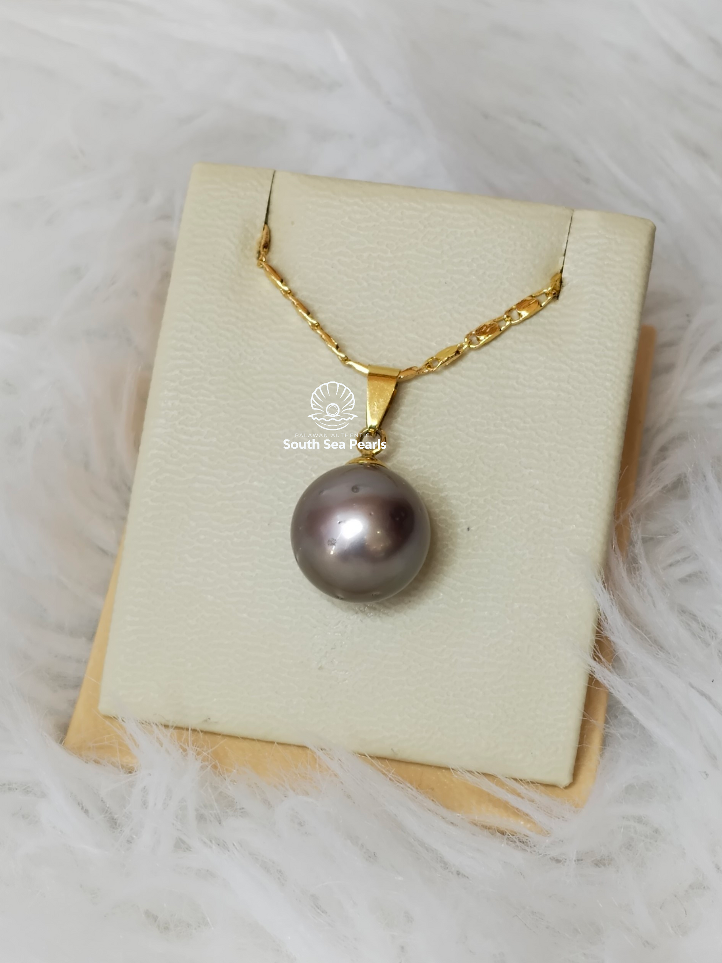 13mm Palawan Authentic Aubergine Color South Sea Pearl Pendant in 14k Real Gold Settings